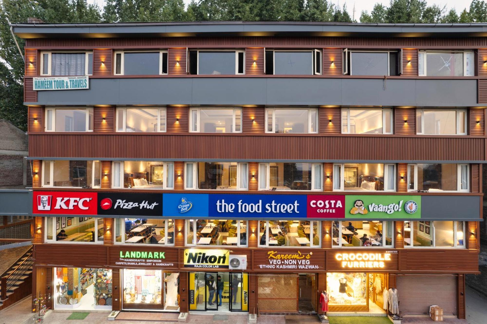 Hotel 11 Boulevard Srinagar  Exterior photo